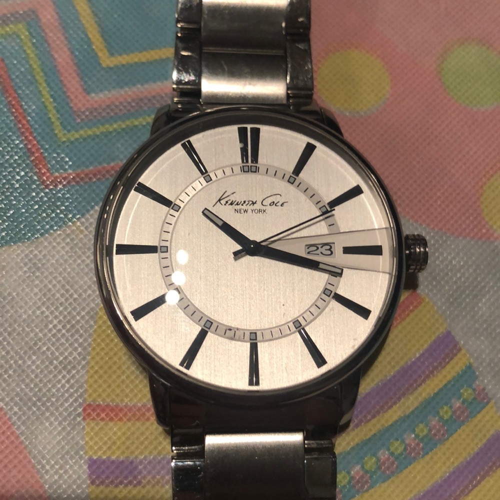Kenneth Cole watch. - Picture 2 of 4